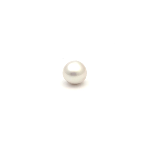 White South Sea Button 9.3 P2
