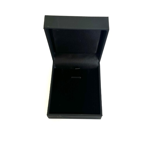 Leatherette Pendant Box Black/Black