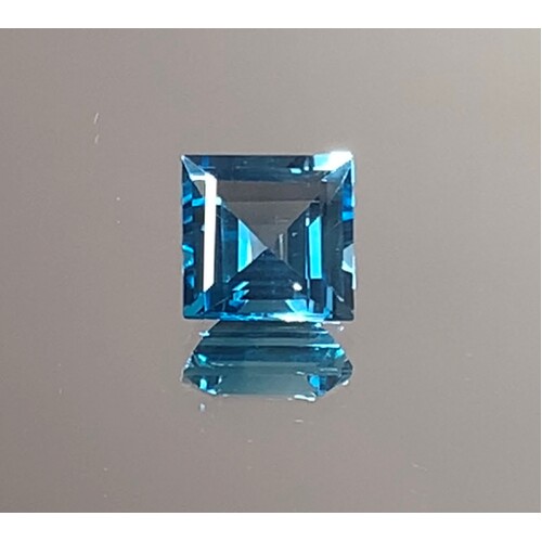 Topaz Lge Square Step Cut